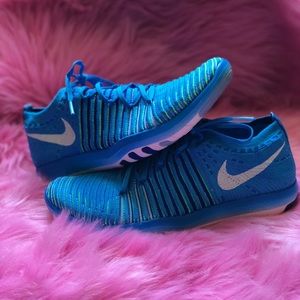 🚨SOLD🚨Nike Free Run Flyknit